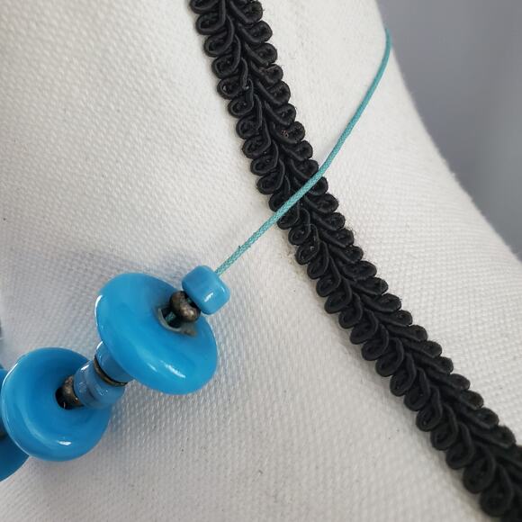 Vintage Turquoise Stringed Glass Bead Disc Necklace - Picture 4 of 6